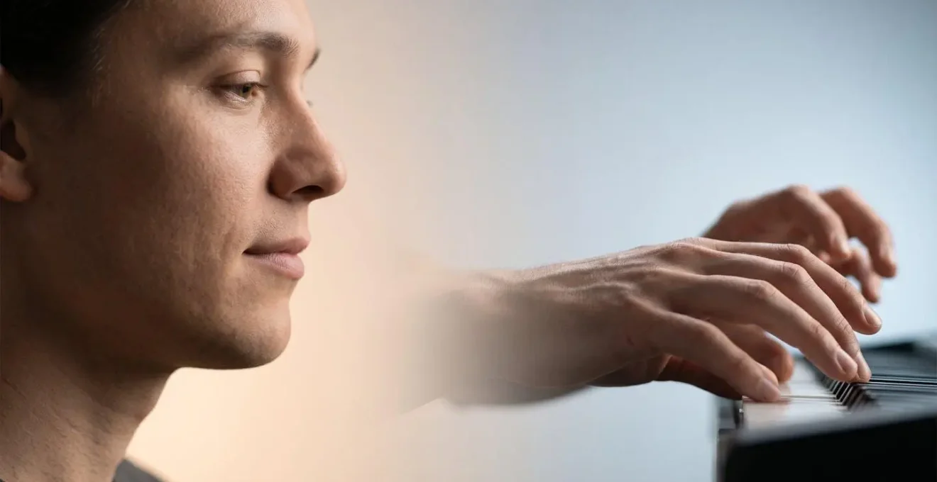 Symbolic photograph showing the neurological connection between jaw tension and hand tension through visual metaphor